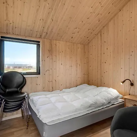 Stunning In Frstrup With 4 Bedrooms, Sauna And Wifi Lild Strand