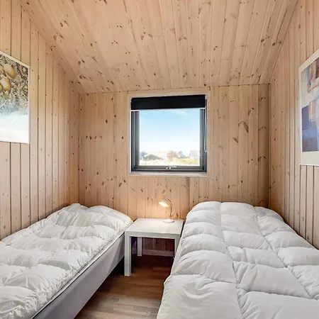 Stunning In Frstrup With 4 Bedrooms, Sauna And Wifi *